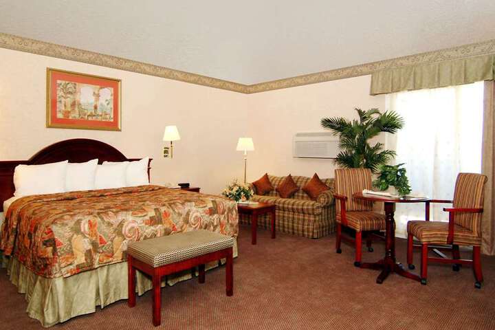 Guest room with sitting area