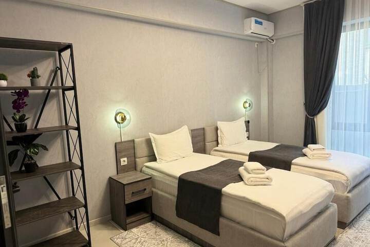Room 27 of 62