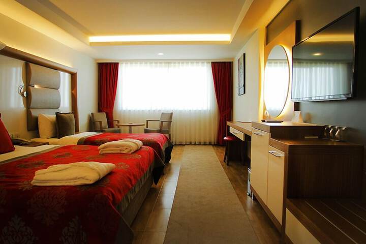 Room 11 of 30