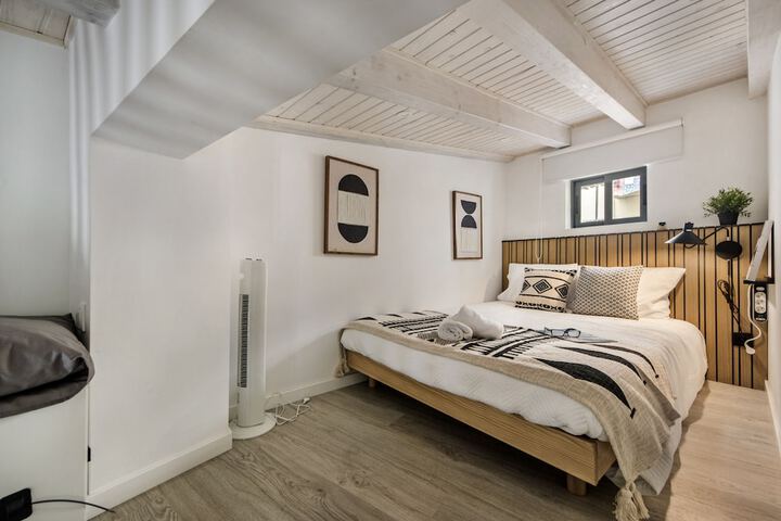 Room 4 of 14