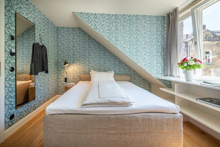 Room 35 of 72