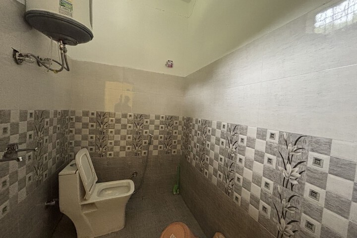Room 13 of 42