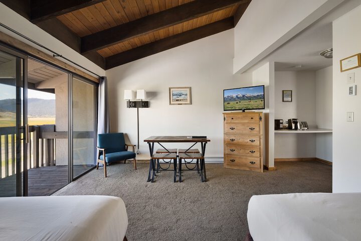 Room 28 of 118