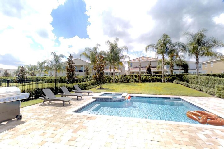 Pool 34 of 41