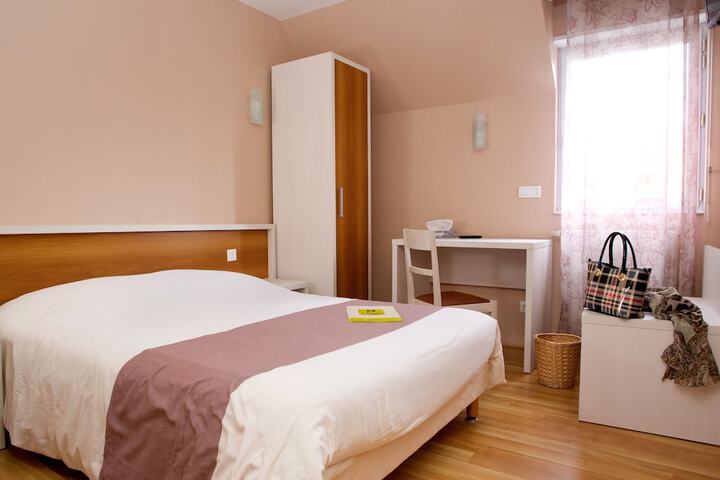 Room 3 of 11