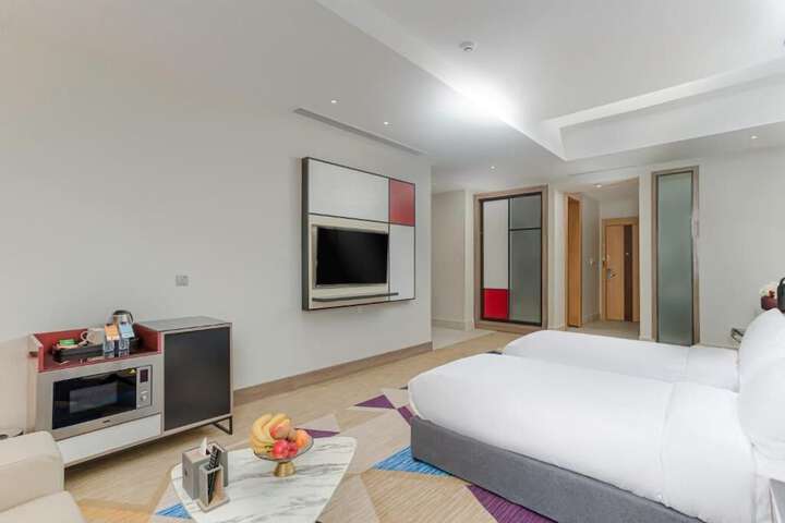 Room 16 of 53