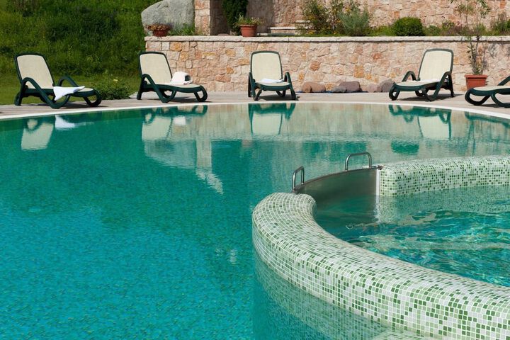 Hotel Pool