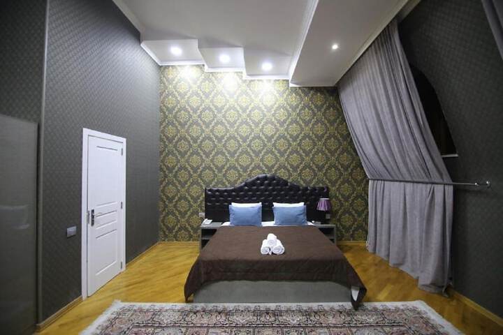 Room 8 of 70