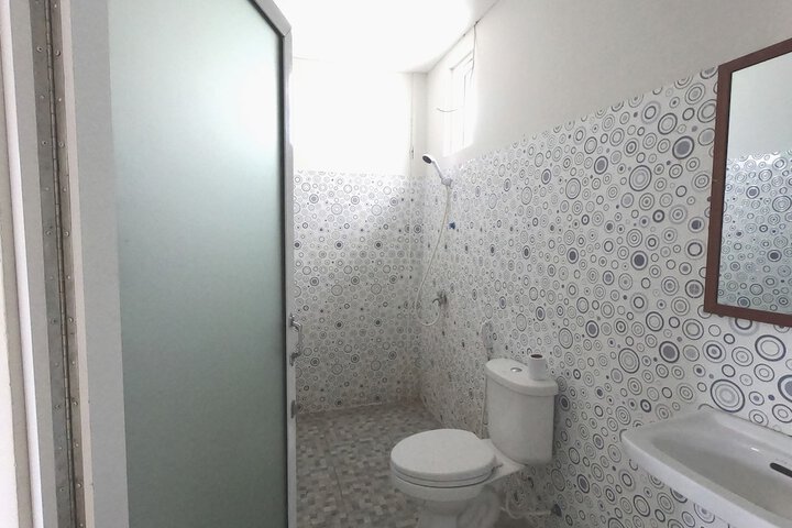 Room 6 of 12