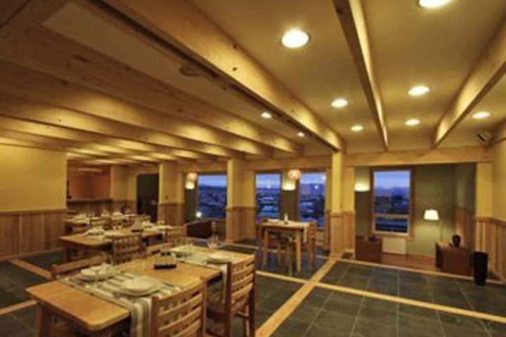 Dining 5 of 12