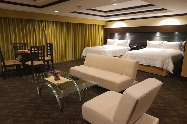 Room 17 of 96