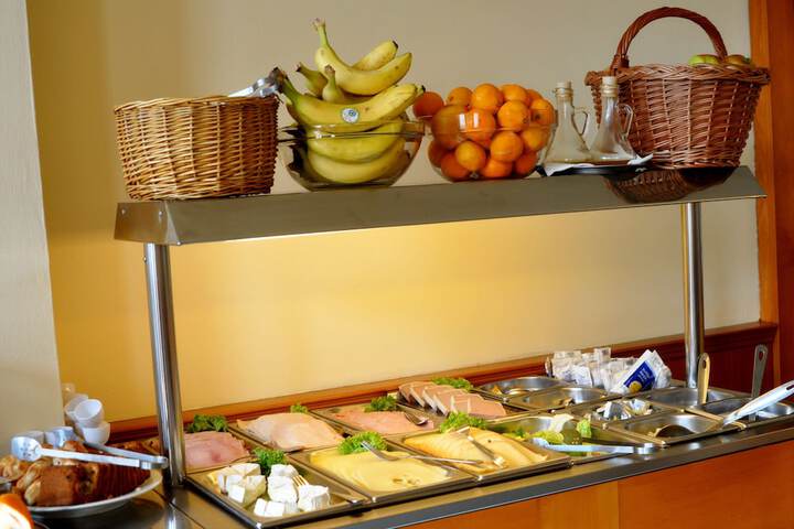 Breakfast/Coffee Service 70 of 101