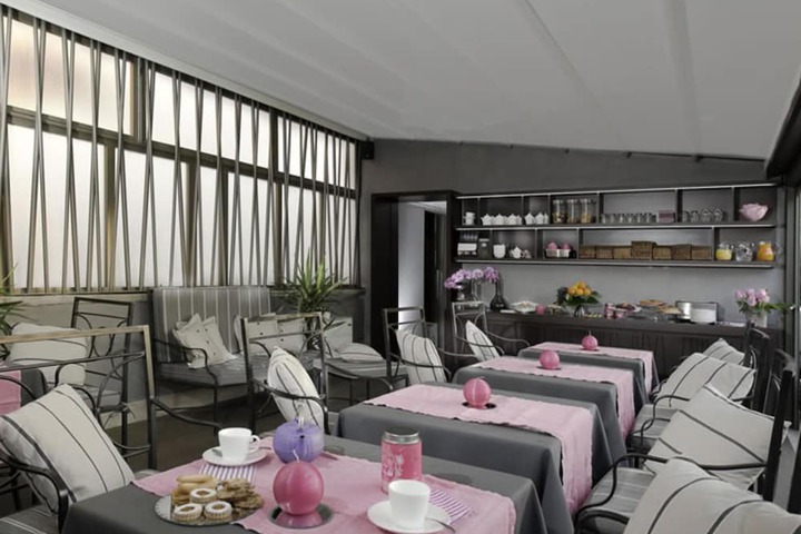 Breakfast area