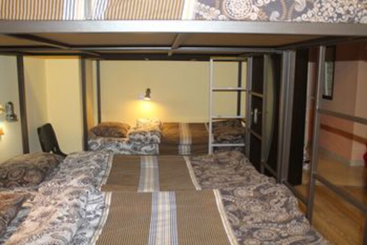 Room 17 of 36