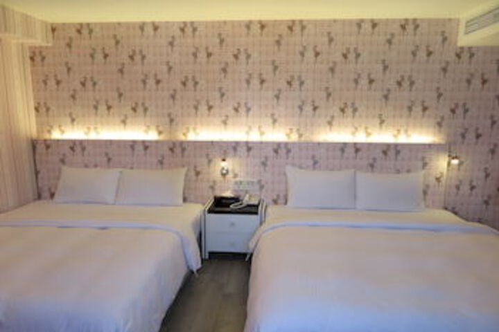 Room 33 of 45