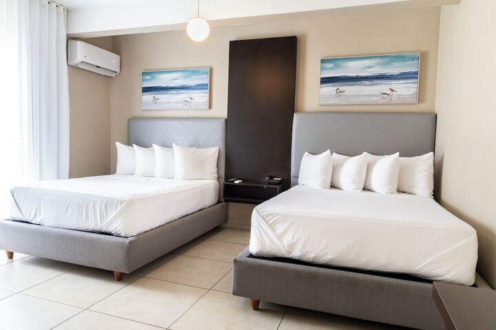 Room 6 of 17