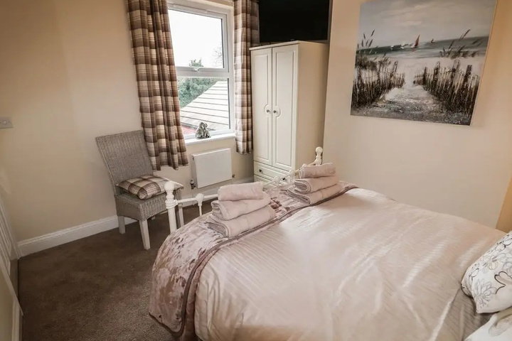 Room 4 of 19