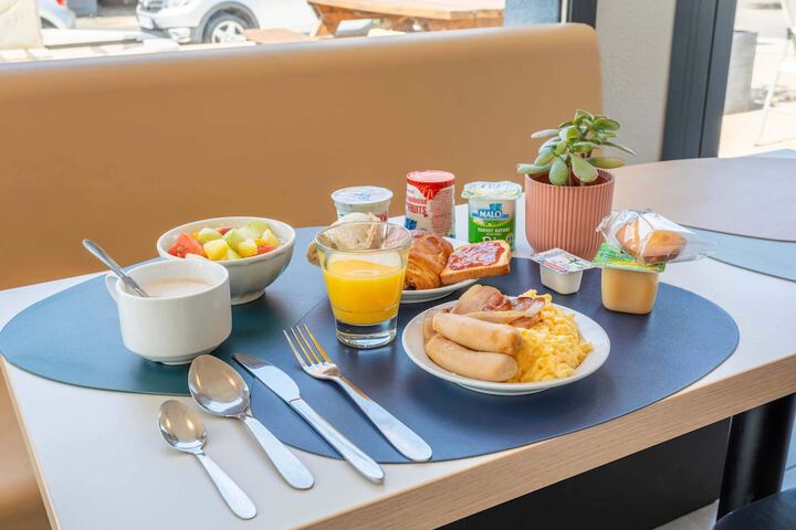 Breakfast buffet