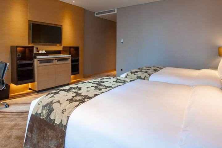 Room 6 of 64