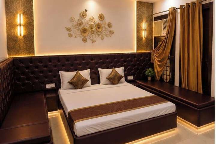 Room 3 of 16