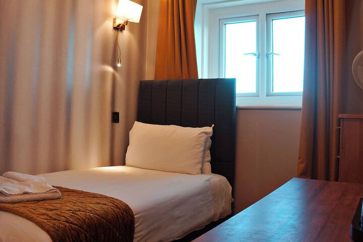 Room 44 of 87