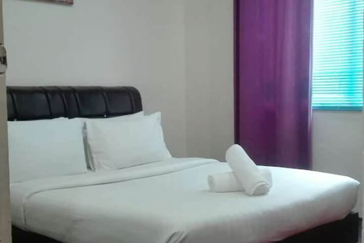 Room 4 of 15