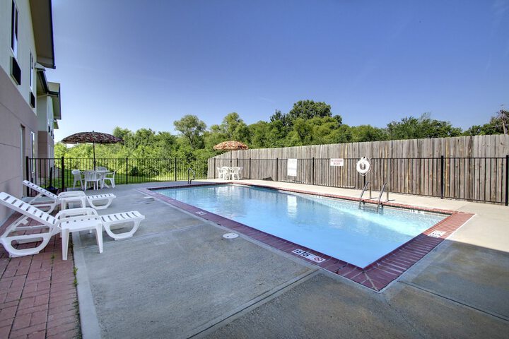 Pool 41 of 65