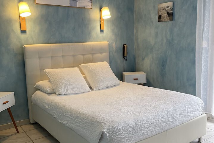 Room 12 of 60