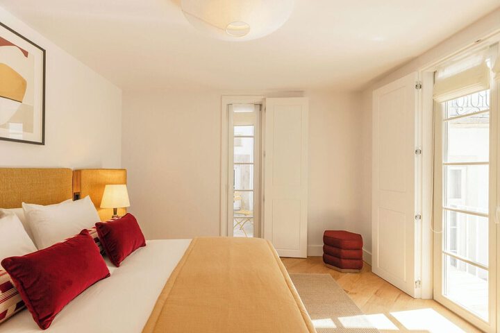 Room 19 of 193