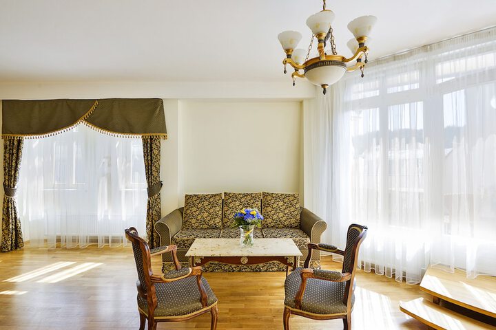 Room 19 of 49