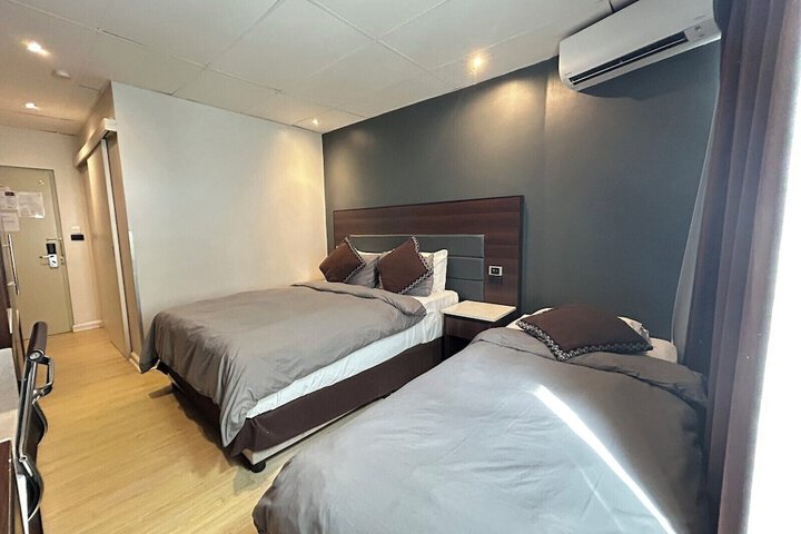 Room 28 of 127