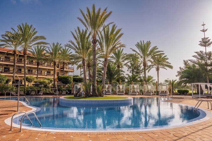 Pools & Facilities