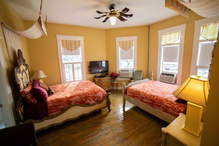 Lodge Premium Cabin Queen Bed (73 of 79)