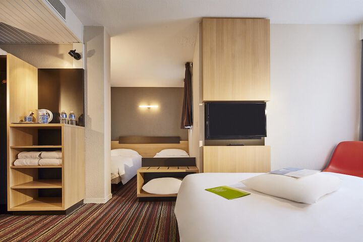Room 22 of 53
