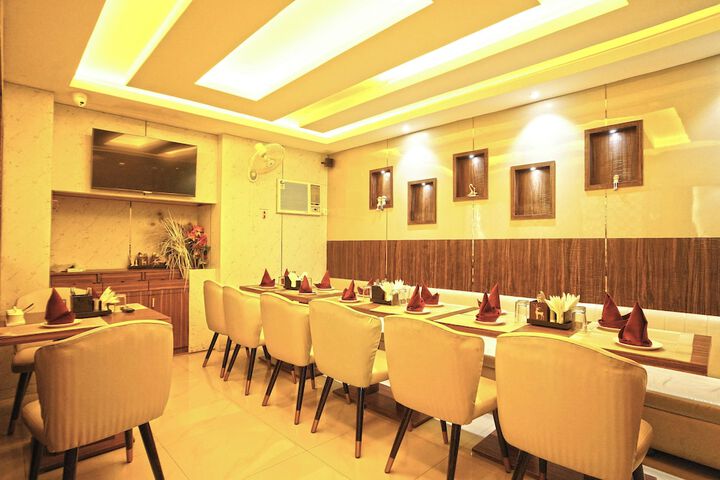 Dining 63 of 75