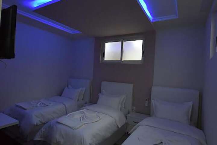 Room 7 of 139