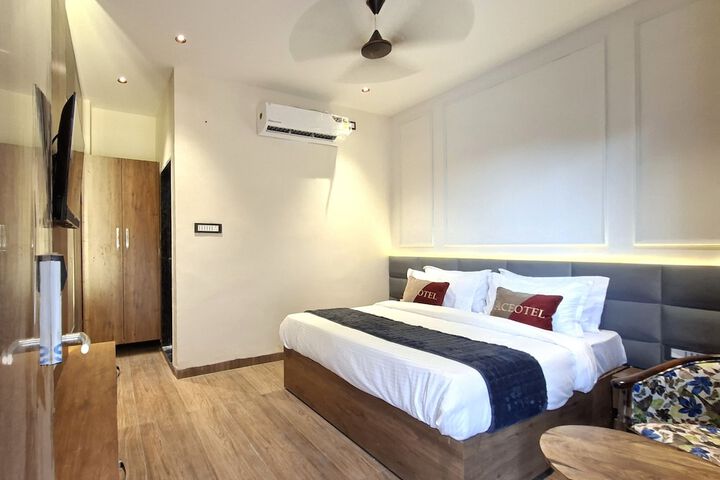 Room 3 of 12