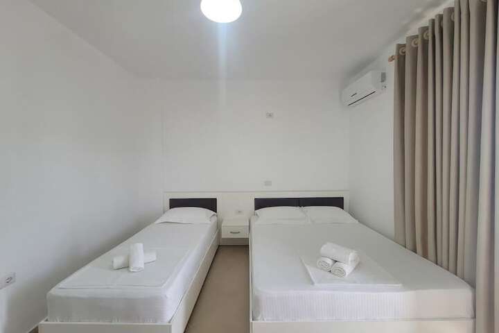 Room 52 of 115