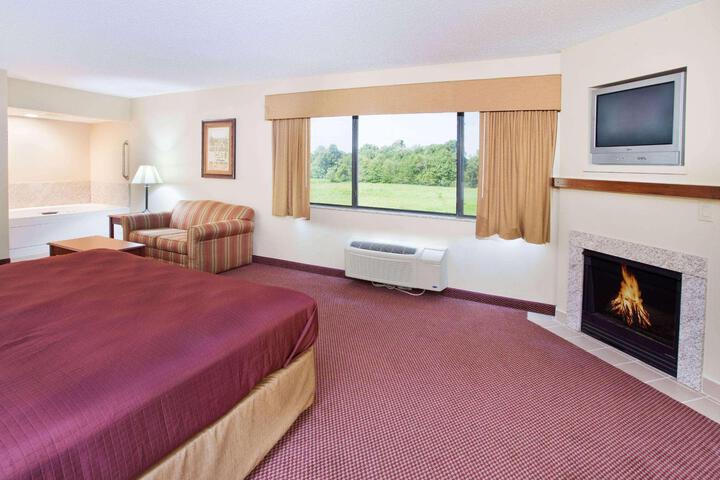 1 King Bed (1 of 9)
