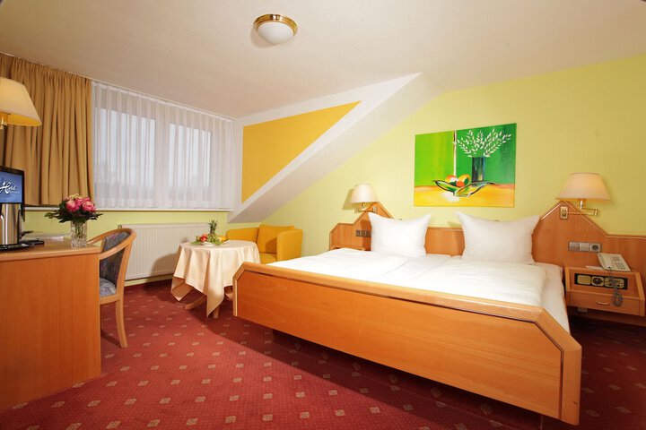 Room 20 of 96