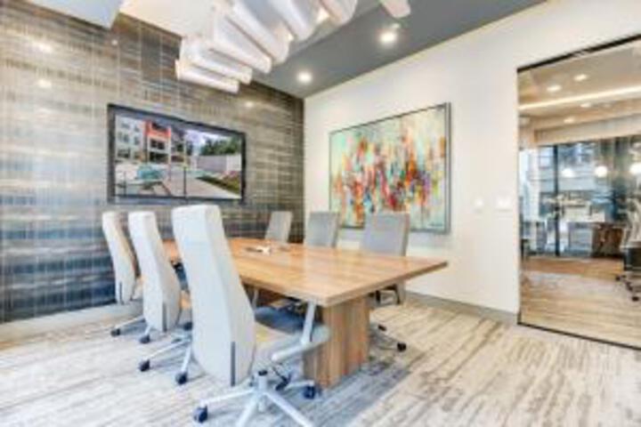 Business Center 19 of 52