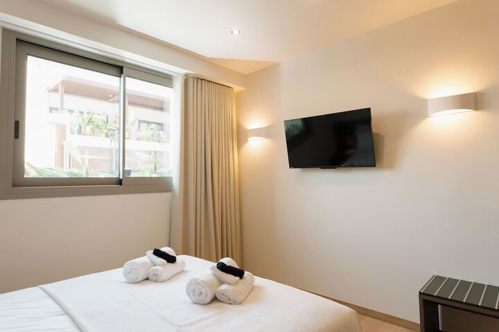 Room 30 of 172