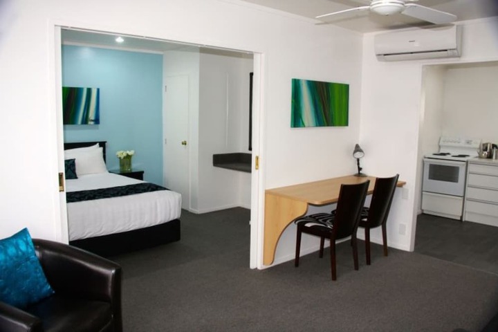 Room 33 of 103