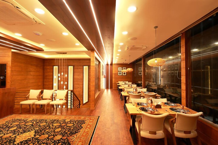 Dining 18 of 27