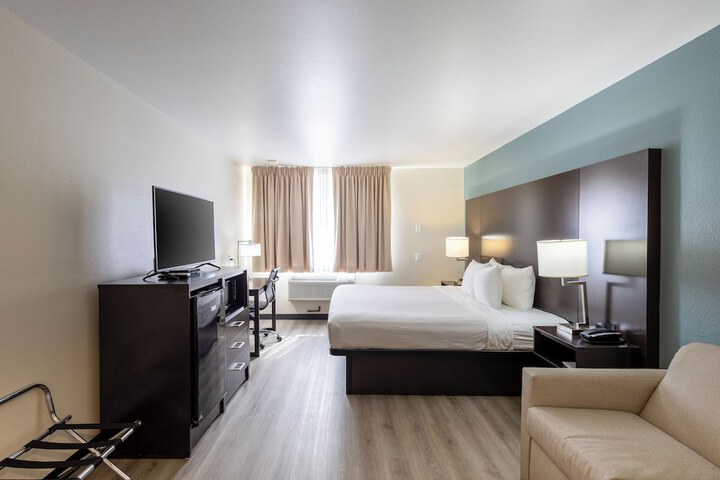 Room 14 of 36