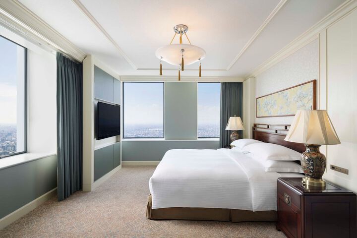 Room 15 of 183