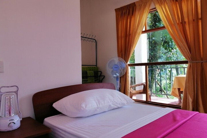 Room 8 of 32