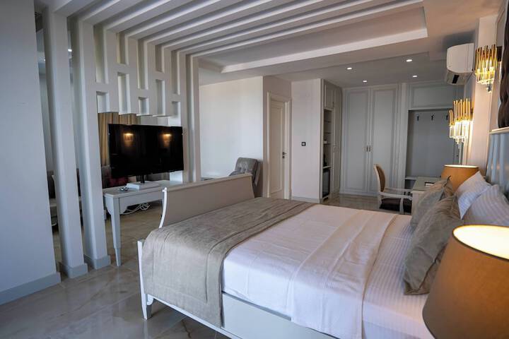 Room 40 of 177