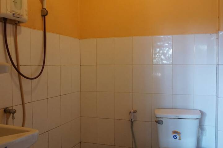 Room 15 of 28