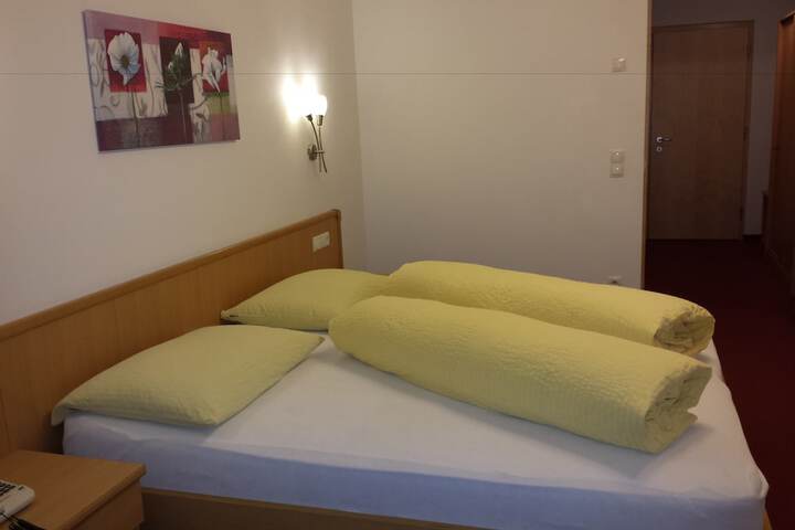 Room 25 of 83